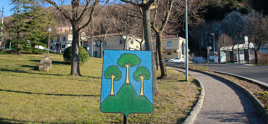 Veduta del Castello di Acquaviva sulle pendici del Monte Cerreto